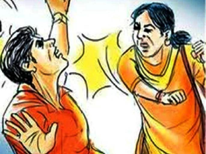 charges filed against a man for molesting a woman by entering her house | घरात एकटी पाहून 'त्याने' काढली छेड, 'तिने' रणरागिणीचा अवतार घेत दिला लाथाबुक्क्यांचा प्रसाद charges filed against a man for molesting a woman by entering her house | घरात एकटी पाहून 'त्याने' काढली छेड, 'तिने' रणरागिणीचा अवतार घेत दिला लाथाबुक्क्यांचा प्रसाद