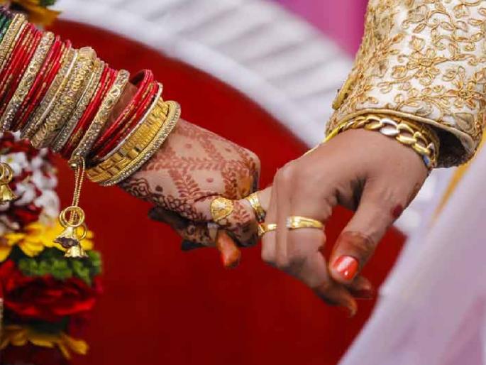 Sangli Crime: Bamani youth extorted 5 lakhs through fake marriage, crime against five people including bride from Karnataka | Sangli Crime: यात्रा असल्याचे सांगून नवरी मुलीला माहेरी घेऊन गेले, अन्, परतच नाही पाठविले; तरुणाला घातला पाच लाखांचा गंडा Sangli Crime: Bamani youth extorted 5 lakhs through fake marriage, crime against five people including bride from Karnataka | Sangli Crime: यात्रा असल्याचे सांगून नवरी मुलीला माहेरी घेऊन गेले, अन्, परतच नाही पाठविले; तरुणाला घातला पाच लाखांचा गंडा