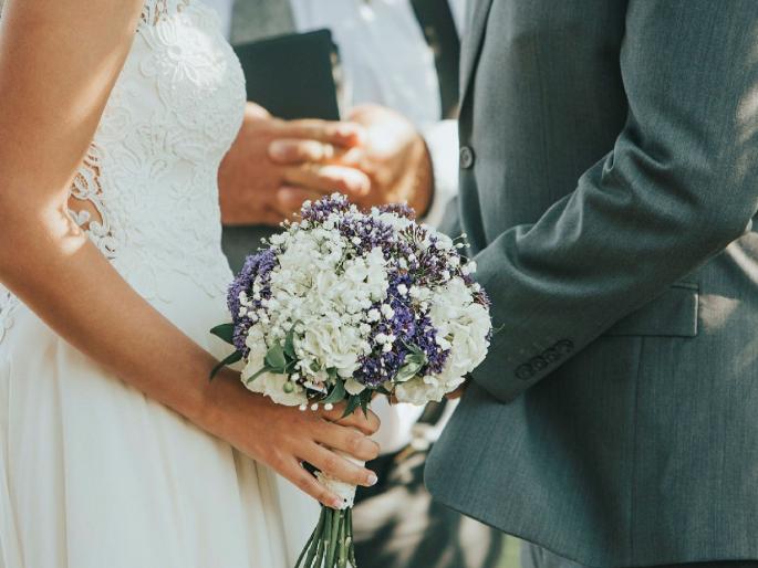 an-email-from-ex-wife-and-person-remarried-to-her-australian-couple-love-story-viral-on-internet | बायकोचा 'एक ईमेल आणि पुन्हा तिच्याशीच केले लग्न', वाचा काय आहे एका लग्नाची पुढची गोष्ट an-email-from-ex-wife-and-person-remarried-to-her-australian-couple-love-story-viral-on-internet | बायकोचा 'एक ईमेल आणि पुन्हा तिच्याशीच केले लग्न', वाचा काय आहे एका लग्नाची पुढची गोष्ट