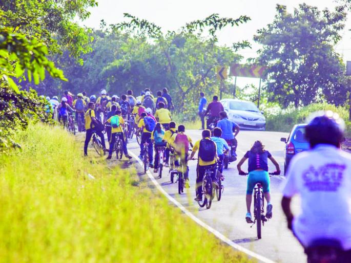Ratnagiri ran from the cycle marathon, 400 people included in the first rally | सायकल मॅरेथॉनमधून धावले रत्नागिरीकर, पहिल्याच रॅलीत ४०० जणांचा समावेश Ratnagiri ran from the cycle marathon, 400 people included in the first rally | सायकल मॅरेथॉनमधून धावले रत्नागिरीकर, पहिल्याच रॅलीत ४०० जणांचा समावेश
