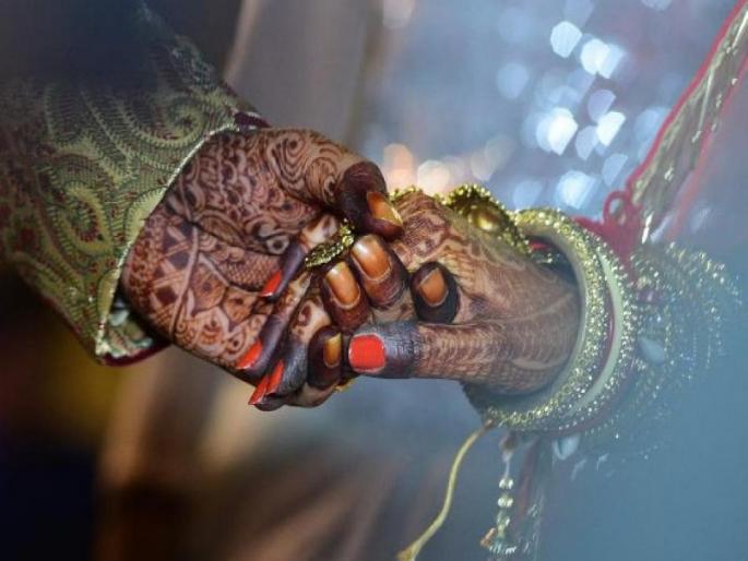 Not with me or anyone else Threat prevents daughter marriage father takes extreme step | माझ्यासोबत नाहीतर कोणासोबतच नाही; धमकीने मुलीच्या लग्नात अडथळा, वडिलांनी उचलले टोकाचे पाऊल Not with me or anyone else Threat prevents daughter marriage father takes extreme step | माझ्यासोबत नाहीतर कोणासोबतच नाही; धमकीने मुलीच्या लग्नात अडथळा, वडिलांनी उचलले टोकाचे पाऊल