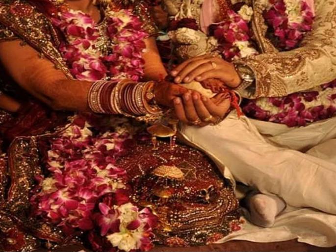 What can I say Love is with one person marriage is with her friend | काय म्हणावं.. प्रेम एकीशी; लग्न मात्र तिच्या मैत्रिणीशी; लग्नाचे आमिष दाखवून त्याने तिच्याशी शरीरसंबंध ठेवले What can I say Love is with one person marriage is with her friend | काय म्हणावं.. प्रेम एकीशी; लग्न मात्र तिच्या मैत्रिणीशी; लग्नाचे आमिष दाखवून त्याने तिच्याशी शरीरसंबंध ठेवले