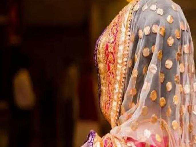 In Bihar, two men claimed a woman, there was a commotion in the police station | ३ मुलांच्या आईवर २ पतीचा दावा, पोलीस अधिकारी बुचकळ्यात पडले; त्यानंतर महिलेने... In Bihar, two men claimed a woman, there was a commotion in the police station | ३ मुलांच्या आईवर २ पतीचा दावा, पोलीस अधिकारी बुचकळ्यात पडले; त्यानंतर महिलेने...