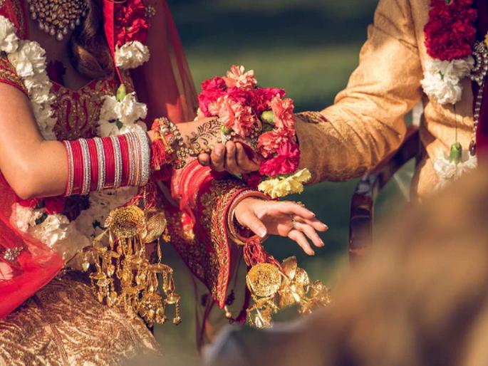 Before 2017, having sex with a wife over 16 years of age was not rape | २०१७ पूर्वी १६ वर्षांपेक्षा जास्त वयाच्या पत्नीशी लैंगिक संबंध ठेवणे बलात्कार नाही Before 2017, having sex with a wife over 16 years of age was not rape | २०१७ पूर्वी १६ वर्षांपेक्षा जास्त वयाच्या पत्नीशी लैंगिक संबंध ठेवणे बलात्कार नाही