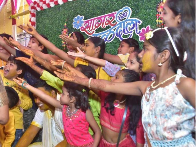 Even in marriage now social media Instagram reels capturing limelight so Photographers business in crisis | लग्नकार्यातही आता सोशल मीडिया, रिल्सचा बोलबाला; फोटोग्राफर्सचा व्यवसाय संकटात Even in marriage now social media Instagram reels capturing limelight so Photographers business in crisis | लग्नकार्यातही आता सोशल मीडिया, रिल्सचा बोलबाला; फोटोग्राफर्सचा व्यवसाय संकटात