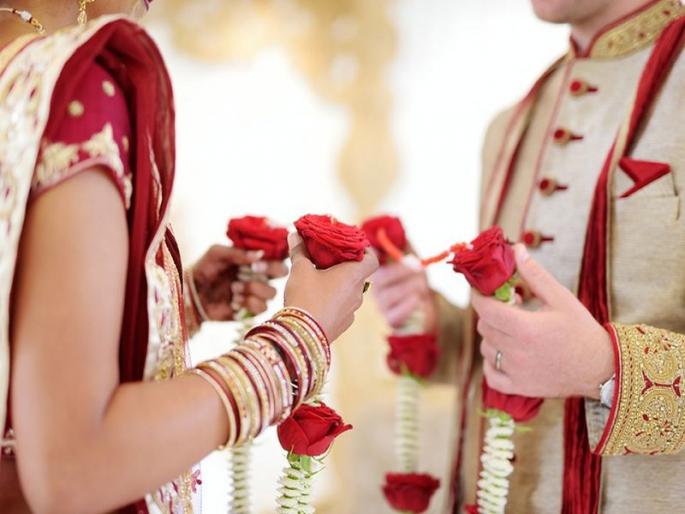 Community marriage for the first time from the funds of religious places | धार्मिक स्थळांच्या निधीतून प्रथमच सामुदायिक विवाह Community marriage for the first time from the funds of religious places | धार्मिक स्थळांच्या निधीतून प्रथमच सामुदायिक विवाह
