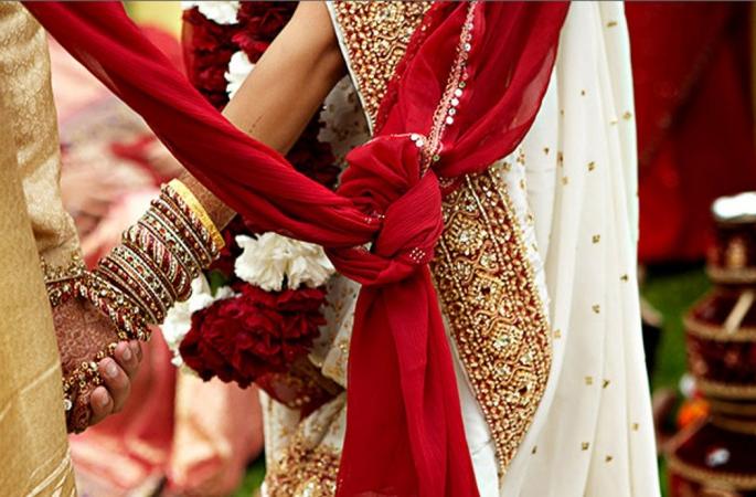 Married marriage of two minor sisters in Chopda | चोपडा येथे दोन अल्पवयीन बहिणींचे रोखले विवाह