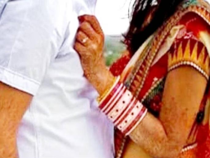 Wife demands Rs 5000 daily for sex, also attacks private parts Engineer reaches police station | धक्कादायक! पत्नी शारीरिक संबंधासाठी रोज ५००० रुपयांची मागणी करते, गुप्तांगांवरही हल्ला; इंजिनिअर पोलीस ठाण्यात पोहोचला Wife demands Rs 5000 daily for sex, also attacks private parts Engineer reaches police station | धक्कादायक! पत्नी शारीरिक संबंधासाठी रोज ५००० रुपयांची मागणी करते, गुप्तांगांवरही हल्ला; इंजिनिअर पोलीस ठाण्यात पोहोचला