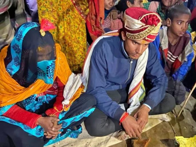 boyfriend caught red handed in girlfriend home family members got wedding done sambhal | अरेरे! गुपचूप गर्लफ्रेंडला भेटायला आला पण रंगेहाथ सापडला; गावकऱ्यांनी थेट लग्नच लावलं boyfriend caught red handed in girlfriend home family members got wedding done sambhal | अरेरे! गुपचूप गर्लफ्रेंडला भेटायला आला पण रंगेहाथ सापडला; गावकऱ्यांनी थेट लग्नच लावलं