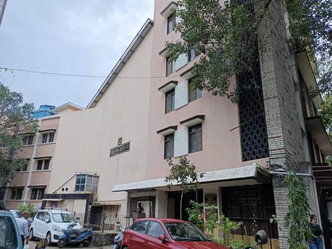 Urja panel voice in Mumbai Marathi Sahitya Sangh elections; Elections were marred by allegations and counter-allegations | मुंबई मराठी साहित्य संघाच्या निवडणुकीत ऊर्जा पॅनेलचा आवाज; आरोप प्रत्यारोपांमुळे निवडणूक गाजली Urja panel voice in Mumbai Marathi Sahitya Sangh elections; Elections were marred by allegations and counter-allegations | मुंबई मराठी साहित्य संघाच्या निवडणुकीत ऊर्जा पॅनेलचा आवाज; आरोप प्रत्यारोपांमुळे निवडणूक गाजली