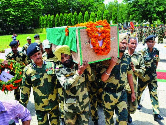 Five people die in Pakistan firing | पाकिस्तानच्या गोळीबारात पाच जणांचा मृत्यू Five people die in Pakistan firing | पाकिस्तानच्या गोळीबारात पाच जणांचा मृत्यू