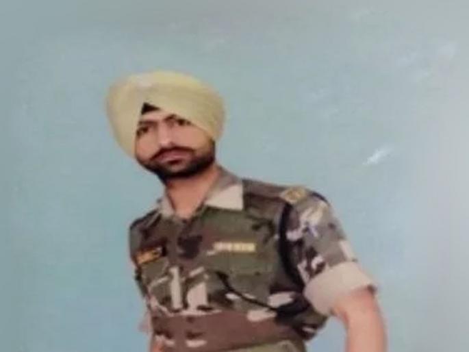 Pulwama Terror Attack : jawana sukhjinder had asked his brother about well being of family just before attack | मुलासाठी खेळणी पाठवतो म्हणाला, पण...; आठ महिन्यांपूर्वीच बाबा झालेल्या जवानाला वीरमरण Pulwama Terror Attack : jawana sukhjinder had asked his brother about well being of family just before attack | मुलासाठी खेळणी पाठवतो म्हणाला, पण...; आठ महिन्यांपूर्वीच बाबा झालेल्या जवानाला वीरमरण