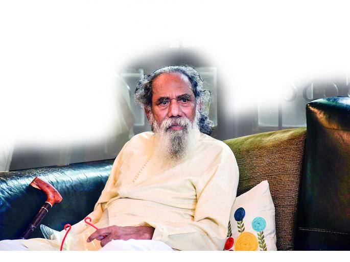 After 60 years, Senior Wildlife conservationist and writer Maruti Chitampalli will now live at his birthplace, Solapur.. | पक्षी जाय माहेरा..! After 60 years, Senior Wildlife conservationist and writer Maruti Chitampalli will now live at his birthplace, Solapur.. | पक्षी जाय माहेरा..!