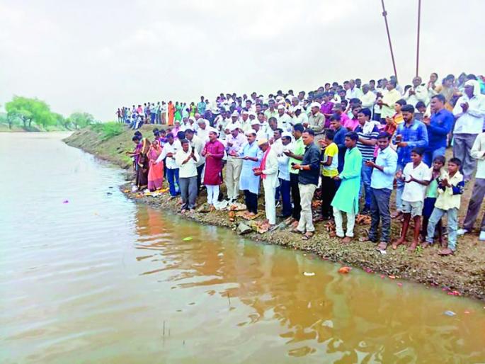 After three years of waiting the Malan river rose | तीन वर्षांच्या प्रतीक्षेनंतर माळण नदी बहरली