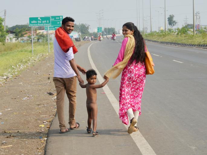 The child has completed his ninth eight nos | मुलाला निर्वस्त्र आठ किलोमीटर चालवून नवस केला पूर्ण The child has completed his ninth eight nos | मुलाला निर्वस्त्र आठ किलोमीटर चालवून नवस केला पूर्ण