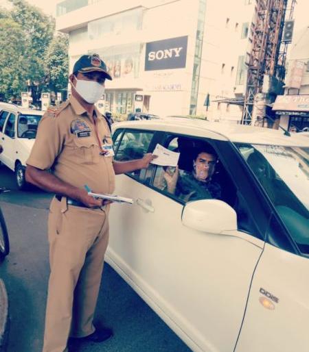 205 citizens fined for not wearing mask in Nagpur | नागपुरात मास्क न लावणाऱ्या २०५ नागरिकांना दंड 205 citizens fined for not wearing mask in Nagpur | नागपुरात मास्क न लावणाऱ्या २०५ नागरिकांना दंड