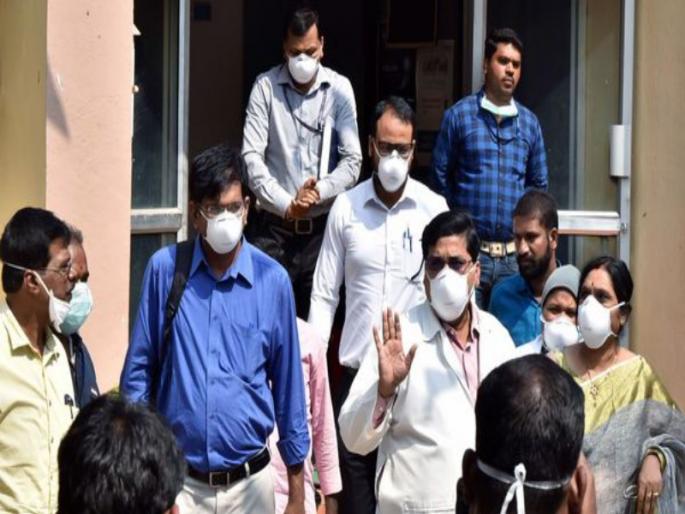 Action Plan for Corona Control in Mumbai, Municipal Action Plan Prepared | कोरोना नियंत्रणासाठी मुंबईत कारवाईची लस, पालिकेचा ॲक्शन प्लॅन तयार Action Plan for Corona Control in Mumbai, Municipal Action Plan Prepared | कोरोना नियंत्रणासाठी मुंबईत कारवाईची लस, पालिकेचा ॲक्शन प्लॅन तयार