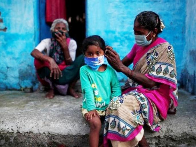 coronavirus dr vk paul says even within the family wear a mask | CoronaVirus: कोरोनाचे थैमान! आता घरातही मास्क घालण्याची वेळ: केंद्र सरकारचा गंभीर इशारा   coronavirus dr vk paul says even within the family wear a mask | CoronaVirus: कोरोनाचे थैमान! आता घरातही मास्क घालण्याची वेळ: केंद्र सरकारचा गंभीर इशारा