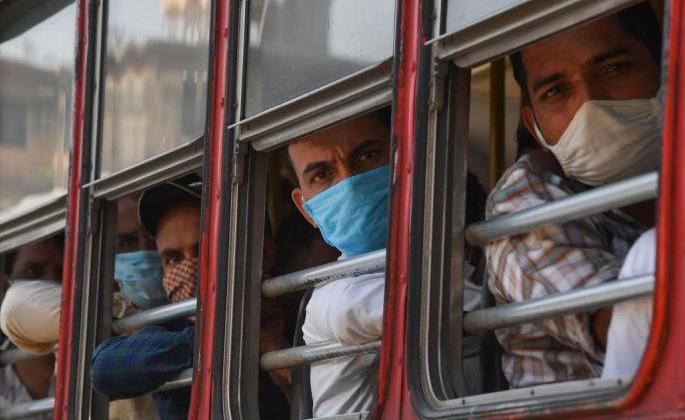 Coronavirus In Maharashtra Will there be mask free in the maharashtra Health department officials made it clears | Coronavirus In Maharashtra : राज्यात मास्कमुक्ती होणार का?; आरोग्य विभाग अधिकाऱ्यांनी केलं स्पष्ट Coronavirus In Maharashtra Will there be mask free in the maharashtra Health department officials made it clears | Coronavirus In Maharashtra : राज्यात मास्कमुक्ती होणार का?; आरोग्य विभाग अधिकाऱ्यांनी केलं स्पष्ट