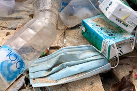 coronavirus -problem of mask waste, how to deal with masks-gloves waste | मास्क आणि ग्लोव्हजच्या कचऱ्याचं आपण नक्की काय करणार ? तो कुठेही फेकला तर धोका coronavirus -problem of mask waste, how to deal with masks-gloves waste | मास्क आणि ग्लोव्हजच्या कचऱ्याचं आपण नक्की काय करणार ? तो कुठेही फेकला तर धोका