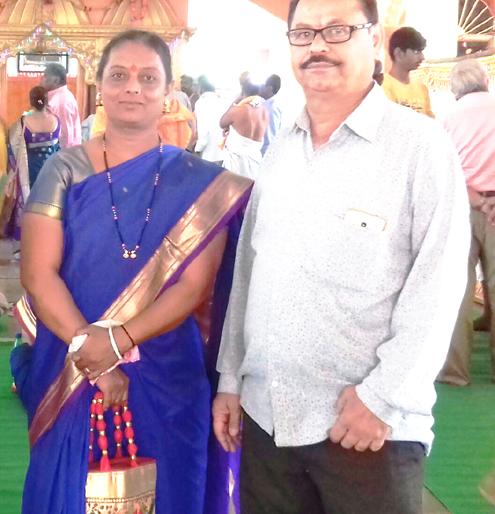 Husband Kidney gave wife for safe custody | सौभाग्याच्या रक्षणासाठी पत्नीने दिली पतीला किडनी Husband Kidney gave wife for safe custody | सौभाग्याच्या रक्षणासाठी पत्नीने दिली पतीला किडनी