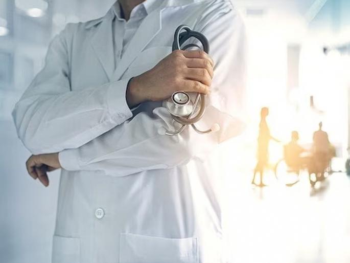 'Mat' did the post-mortem of the state government; An order terminating the appointment of the Director of Medical Education with immediate effect; Appoint new director | ‘मॅट’ने केले राज्य सरकारचे पोस्टमार्टेम; वैद्यकीय शिक्षण संचालकांची नियुक्ती तत्काळ संपुष्टात आणण्याचे आदेश; नवीन संचालक नेमा 'Mat' did the post-mortem of the state government; An order terminating the appointment of the Director of Medical Education with immediate effect; Appoint new director | ‘मॅट’ने केले राज्य सरकारचे पोस्टमार्टेम; वैद्यकीय शिक्षण संचालकांची नियुक्ती तत्काळ संपुष्टात आणण्याचे आदेश; नवीन संचालक नेमा