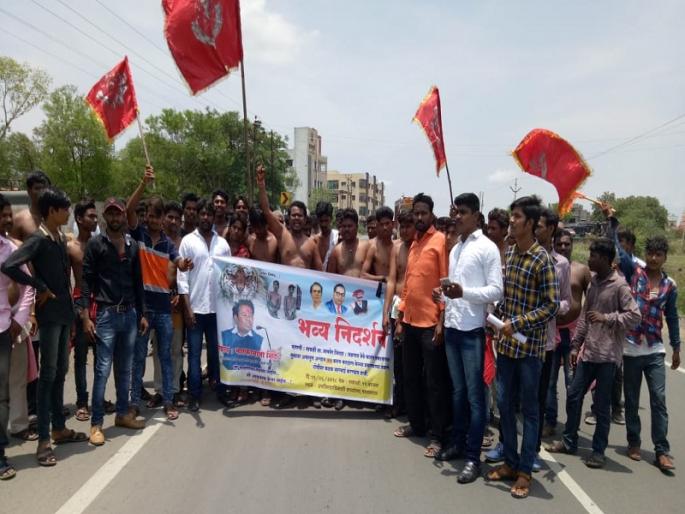 Ardhnagna movement in Majalgaon, prohibited the incident in Wakadi | वाकडी येथील घटनेच्या निषेधार्त माजलगावात अर्धनग्न आंदोलन