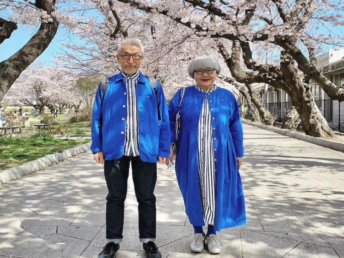 Japanese Couple Shows Their Love for One Another by Wearing Matching Outfits 42 years | अॅडोरेबल कपल... मिस्टर बॉन, मिसेस पॉन : ४२ वर्षे मॅचिंग कपडे Japanese Couple Shows Their Love for One Another by Wearing Matching Outfits 42 years | अॅडोरेबल कपल... मिस्टर बॉन, मिसेस पॉन : ४२ वर्षे मॅचिंग कपडे