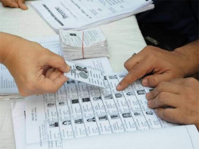 On completion of 18 years, the name will appear in the electoral roll; Govt will bring bill, Amit Shah said | 18 वर्षे पूर्ण होताच मतदार यादीत नाव येणार; सरकार विधेयक आणणार, अमित शहा म्हणाले... On completion of 18 years, the name will appear in the electoral roll; Govt will bring bill, Amit Shah said | 18 वर्षे पूर्ण होताच मतदार यादीत नाव येणार; सरकार विधेयक आणणार, अमित शहा म्हणाले...