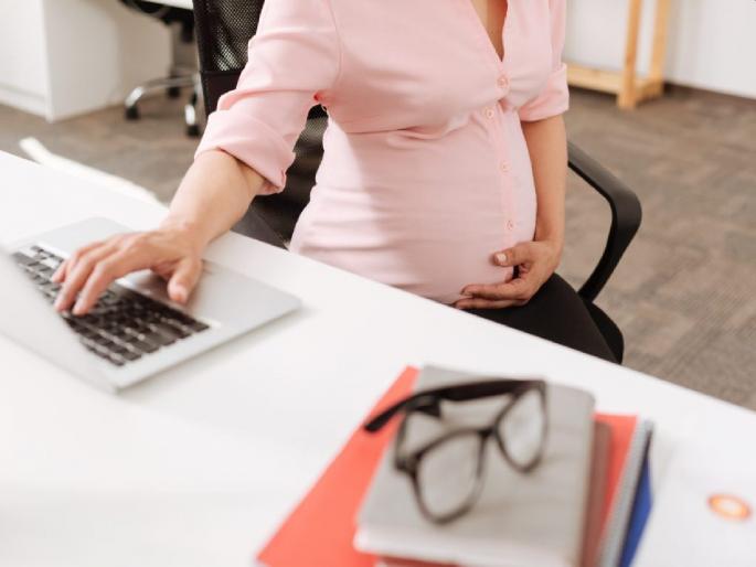 Group health insurance for maternity is a problem; In front of not getting full compensation | प्रसूतीसाठी गट आरोग्य विमा ठरतोय अडचणीचा; पूर्ण भरपाई मिळत नसल्याचं समोर Group health insurance for maternity is a problem; In front of not getting full compensation | प्रसूतीसाठी गट आरोग्य विमा ठरतोय अडचणीचा; पूर्ण भरपाई मिळत नसल्याचं समोर