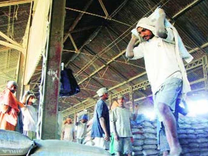 Coronavirus: Mathadi workers should not come to work from April 10 vrd | Coronavirus: माथाडी कामगारांनी 10 एप्रिलपासून कामावर येऊ नये; मुंबई कृषी उत्पन्न बाजार समिती बंद ठेवण्याची मागणी Coronavirus: Mathadi workers should not come to work from April 10 vrd | Coronavirus: माथाडी कामगारांनी 10 एप्रिलपासून कामावर येऊ नये; मुंबई कृषी उत्पन्न बाजार समिती बंद ठेवण्याची मागणी