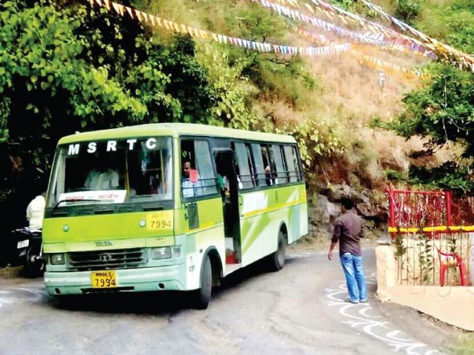 Matheranakar Terror: Depletion of minibus service | माथेरानकर त्रस्त : मिनीबस सेवेचा बोजवारा  Matheranakar Terror: Depletion of minibus service | माथेरानकर त्रस्त : मिनीबस सेवेचा बोजवारा