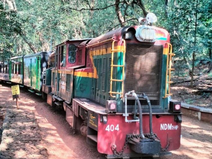 Protective wall at Matheran Ghat for safe travel of mini train | 'राणी'च्या सुरक्षित प्रवासासाठी माथेरान घाटात संरक्षक भिंत Protective wall at Matheran Ghat for safe travel of mini train | 'राणी'च्या सुरक्षित प्रवासासाठी माथेरान घाटात संरक्षक भिंत