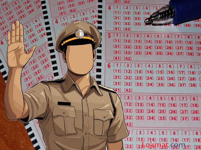 Police came from the front, gamblers escaped through the back door; Incident in Dharmapuri Parali Taluka | पोलिस समोरून आले जुगारी पाठीमागील दरवाज्यातून पळाले; परळी तालुक्यातील घटना Police came from the front, gamblers escaped through the back door; Incident in Dharmapuri Parali Taluka | पोलिस समोरून आले जुगारी पाठीमागील दरवाज्यातून पळाले; परळी तालुक्यातील घटना