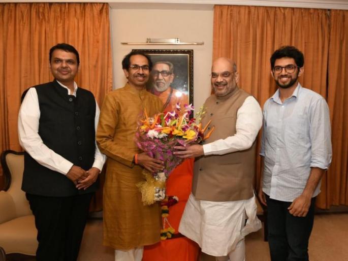 bjp president amit shah meets shiv sena chief uddhav Thackeray at matoshree | उद्धव ठाकरे आणि अमित शहांमधील बैठक संपली; तब्बल दोन तास झाली चर्चा bjp president amit shah meets shiv sena chief uddhav Thackeray at matoshree | उद्धव ठाकरे आणि अमित शहांमधील बैठक संपली; तब्बल दोन तास झाली चर्चा