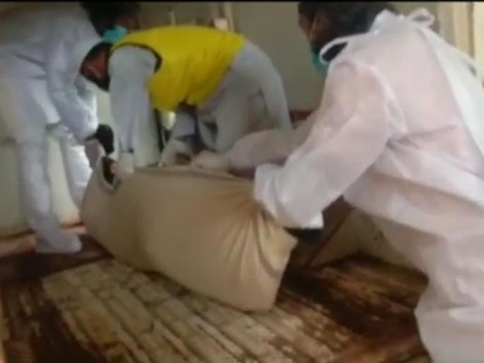 Betulmal Committee rushed to the old age home for cremation | CoronaVirus Kolhapur : वृध्दाश्रमातील वृध्दावरील अंत्यसंस्कारासाठी धावली बैतुलमाल कमिटी Betulmal Committee rushed to the old age home for cremation | CoronaVirus Kolhapur : वृध्दाश्रमातील वृध्दावरील अंत्यसंस्कारासाठी धावली बैतुलमाल कमिटी