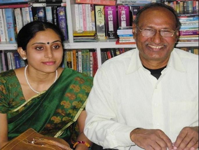 Loveguru Mutukanath's destiny came to a loneliness | पत्नी गेली आणि प्रेयसीही गेली! लव्हगुरू मटुकनाथच्या नशिबी आले एकाकीपण Loveguru Mutukanath's destiny came to a loneliness | पत्नी गेली आणि प्रेयसीही गेली! लव्हगुरू मटुकनाथच्या नशिबी आले एकाकीपण