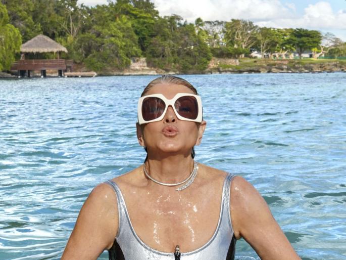 big challenge! Say, the age of this so called young lady model martha stewart in the swim suit; There was a sensation all over the world... | लय मोठं चॅलेंज! सांगा, स्वीम सूटमधल्या या तरुणीचं वय; जगभरात खळबळ माजवलीय... भले भले हरले... big challenge! Say, the age of this so called young lady model martha stewart in the swim suit; There was a sensation all over the world... | लय मोठं चॅलेंज! सांगा, स्वीम सूटमधल्या या तरुणीचं वय; जगभरात खळबळ माजवलीय... भले भले हरले...