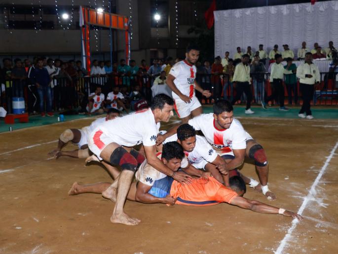 Mavali Mandal State-level Kabaddi: Amar Hind Mandal in second round | मावळी मंडळ राज्यस्तरीय कबड्डी : अमर हिंद मंडळ दुसऱ्या फेरीत