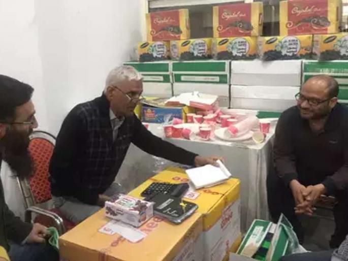 thirty years after this kashmiri pandit leaves delhi to settle in kashmir | ...अन् ते काश्मिरी पंडित 30 वर्षांनी खोऱ्यात परतले thirty years after this kashmiri pandit leaves delhi to settle in kashmir | ...अन् ते काश्मिरी पंडित 30 वर्षांनी खोऱ्यात परतले