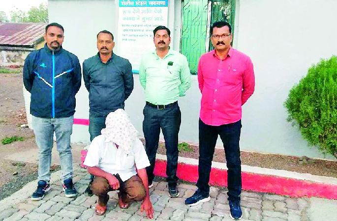accused sanat Kumar nabbed by police after 13 years | १३ वर्षांपासून फरार असलेला ‘सनतकुमार’ अखेर पाेलिसांच्या जाळ्यात