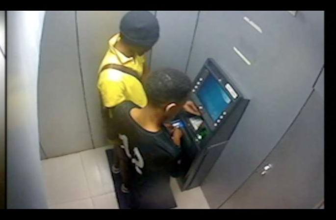 A thief from Nagpur was seen on camera in Mumbai! | मुंबईतील कॅमेऱ्यात दिसला नागपुरातील चोर! A thief from Nagpur was seen on camera in Mumbai! | मुंबईतील कॅमेऱ्यात दिसला नागपुरातील चोर!