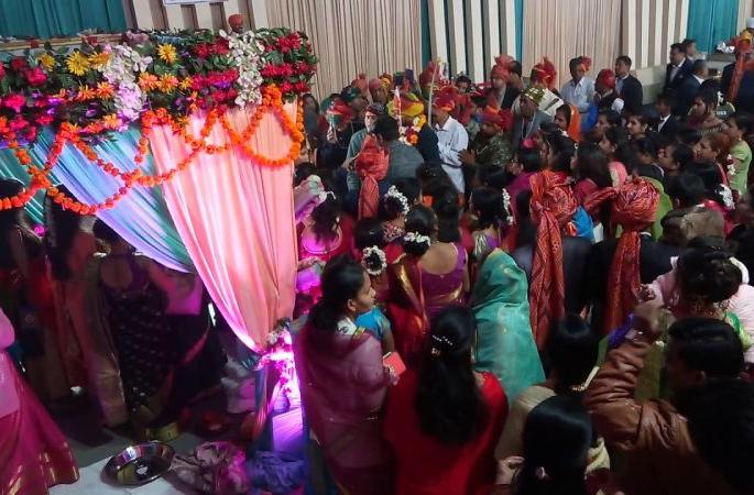 Marriage or party ... finished it before nine o'clock at night | शादी हो या सगाई... रात्री नऊच्या अगोदर आटपा