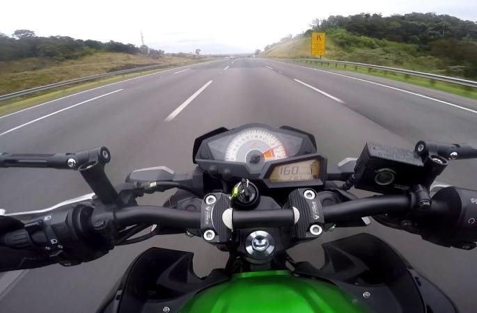 Tempted to 'cut'; four injured with 'Birthday Boy' | 'कट' मारण्याचा मोह नडला; ‘बर्थ डे बाॅय’सह चाैघे जखमी Tempted to 'cut'; four injured with 'Birthday Boy' | 'कट' मारण्याचा मोह नडला; ‘बर्थ डे बाॅय’सह चाैघे जखमी