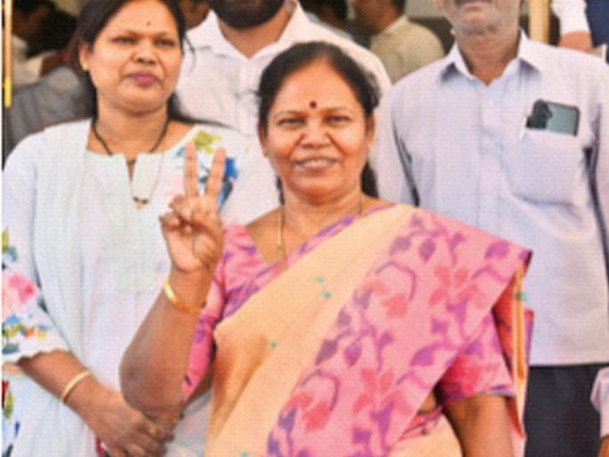 Maya Inawate remained the chairperson of the commission and became an MP! | अनुसूचित जमाती आयोगाचे अध्यक्षपद राहिले अन् त्या खासदार झाल्या; माया इवनाते यांना लॉटरीच लागली... Maya Inawate remained the chairperson of the commission and became an MP! | अनुसूचित जमाती आयोगाचे अध्यक्षपद राहिले अन् त्या खासदार झाल्या; माया इवनाते यांना लॉटरीच लागली...