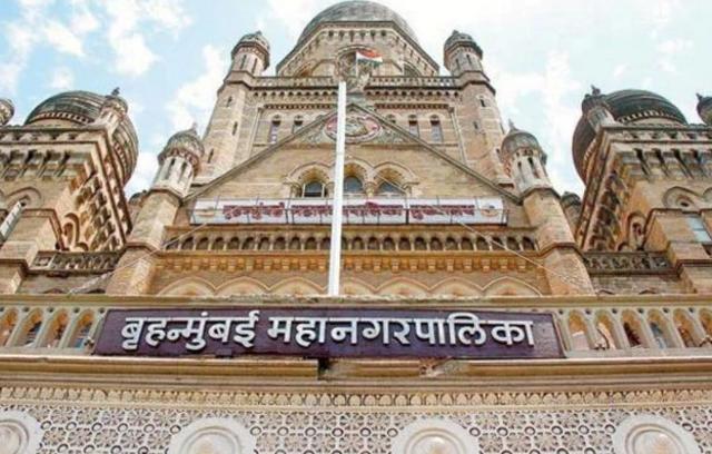 1844 crore scam in redevelopment of cleaning workers' colonies, bjp allegation on shiv sena | 'सफाई कामगार वसाहतींच्या पुनर्विकासात तब्बल १८४४ कोटींचा घोटाळा' 1844 crore scam in redevelopment of cleaning workers' colonies, bjp allegation on shiv sena | 'सफाई कामगार वसाहतींच्या पुनर्विकासात तब्बल १८४४ कोटींचा घोटाळा'