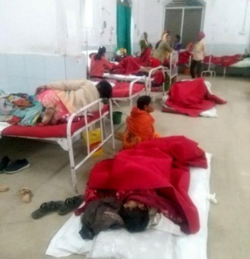 On-the-ground treatment of patients : Mayo's shocking state | जागेअभावी रुग्णांवर जमिनीवर उपचार : मेयोची धक्कादायक स्थिती On-the-ground treatment of patients : Mayo's shocking state | जागेअभावी रुग्णांवर जमिनीवर उपचार : मेयोची धक्कादायक स्थिती