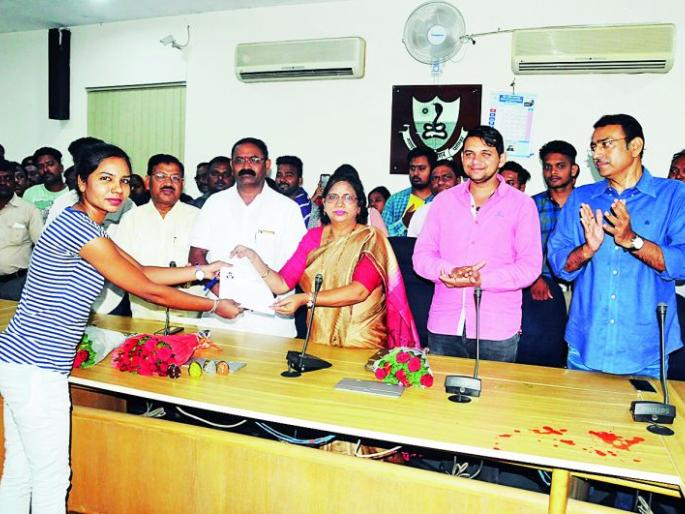 Do the work that is famous for the city: Mayor Nanda Jichkar | शहराचा नावलौकिक होईल असे कार्य करा : महापौर नंदा जिचकार