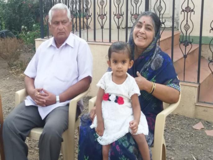 Kanchan Kul is busy in election campaign : Mayra Kul is enjoying with grand parents | कांचन कुल निवडणुकीत व्यस्त : मुलगी मायरा अनुभवतेय आजोळचे वात्सल्य (व्हिडीओ) Kanchan Kul is busy in election campaign : Mayra Kul is enjoying with grand parents | कांचन कुल निवडणुकीत व्यस्त : मुलगी मायरा अनुभवतेय आजोळचे वात्सल्य (व्हिडीओ)