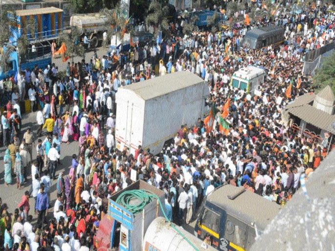 Civilians, students, senior citizens, shopkeepers, peope embrassing of kerfue situation in kalyan | ‘कर्फ्यू’सदृश परिस्थितीमुळे नागरिक त्रस्त, विद्यार्थी, ज्येष्ठ नागरिक, दुकानदार हैराण Civilians, students, senior citizens, shopkeepers, peope embrassing of kerfue situation in kalyan | ‘कर्फ्यू’सदृश परिस्थितीमुळे नागरिक त्रस्त, विद्यार्थी, ज्येष्ठ नागरिक, दुकानदार हैराण